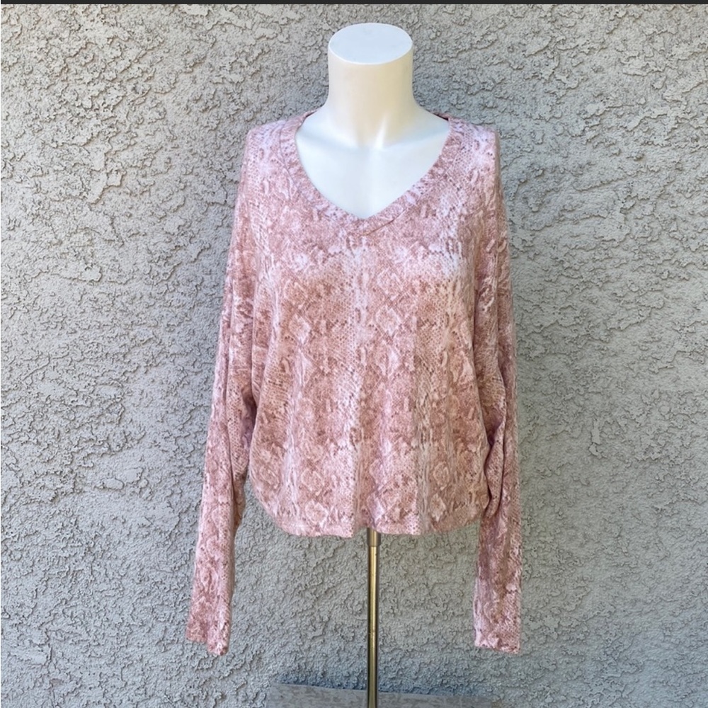 Freshman long sleeve pink and cream sweater